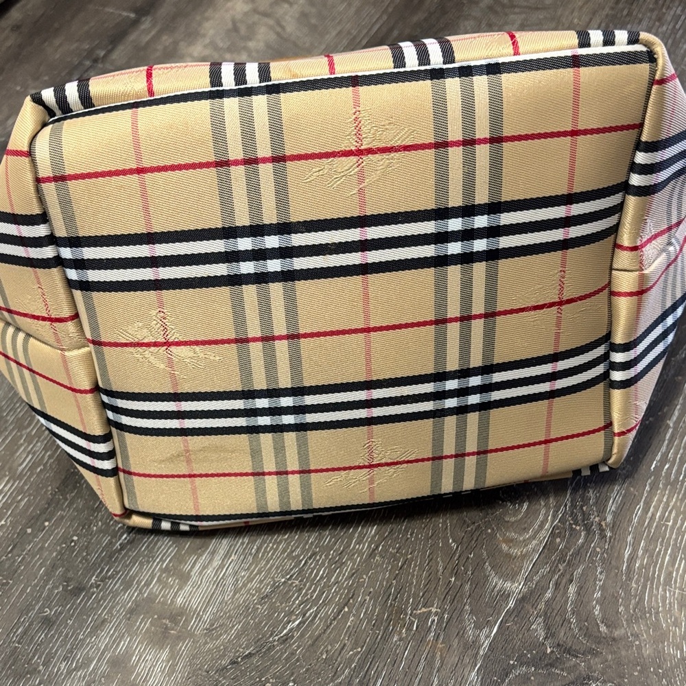 🔥Sold 🔥Burberry Beige and Black Checkered Tote - Picture 9 of 16
